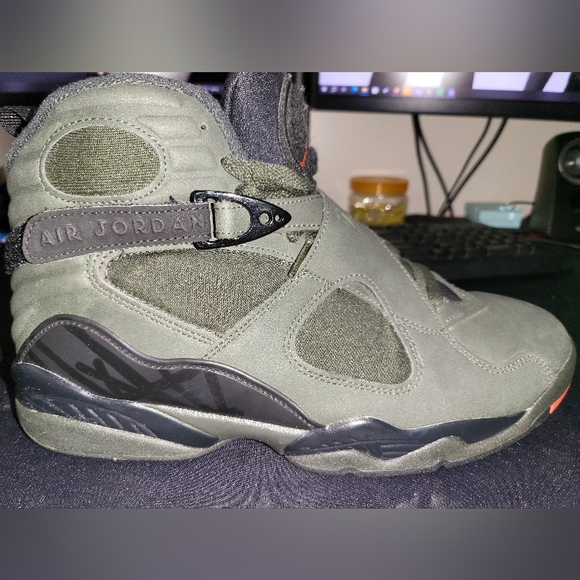Jordan Retro 8 Take Flight Undefeated - Picture 1 of 11